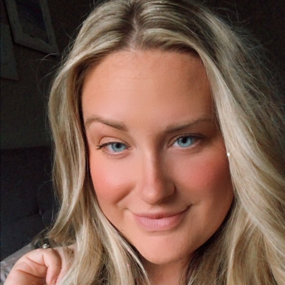 Meet your Posher, Alix - Picture 1 of 1